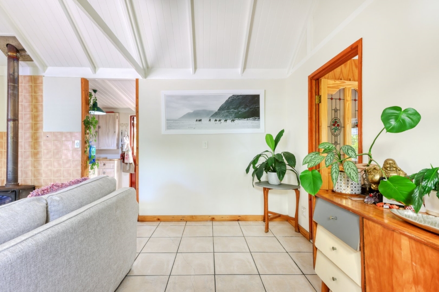 To Let 4 Bedroom Property for Rent in Crofters Valley Western Cape